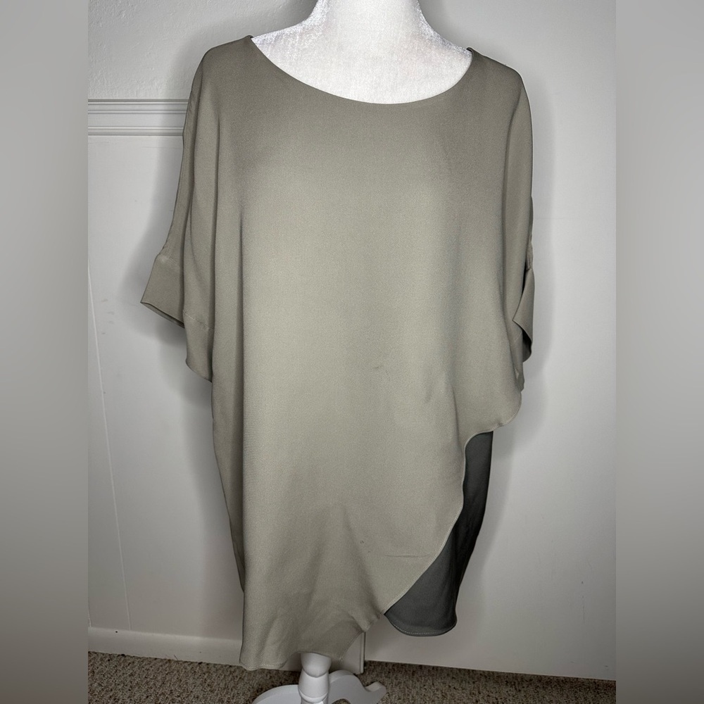 Lafayette 148 New York Asymmetrical top in Gray size M